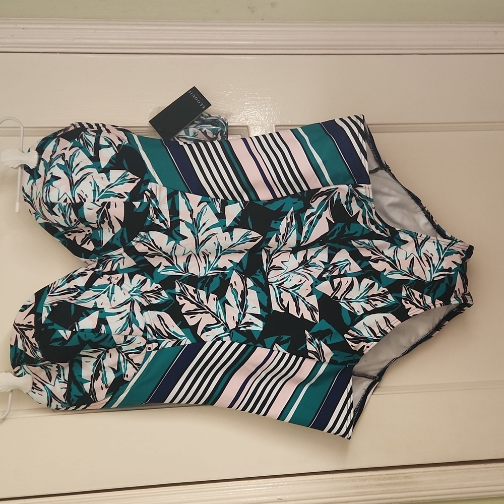 NWT Eloquii Print Swimsuit